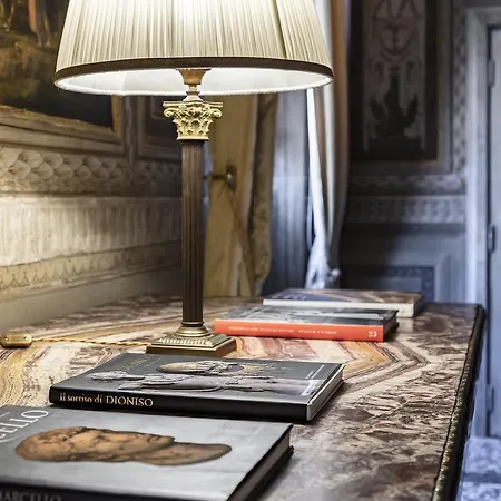 Casa Borghese By Burghesius Rom